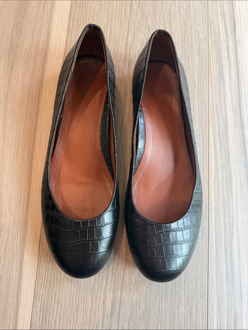 Vionic Women's  Hannah Black Croc Embossed Leather Ballet Flats Size 8